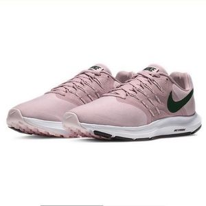 Nike Run Swift. Light pink and black. Size Women’s 8